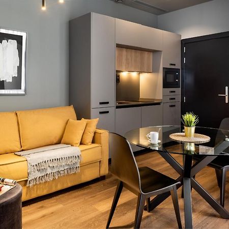 Muralla Sevilla Suites By Lola Exterior foto